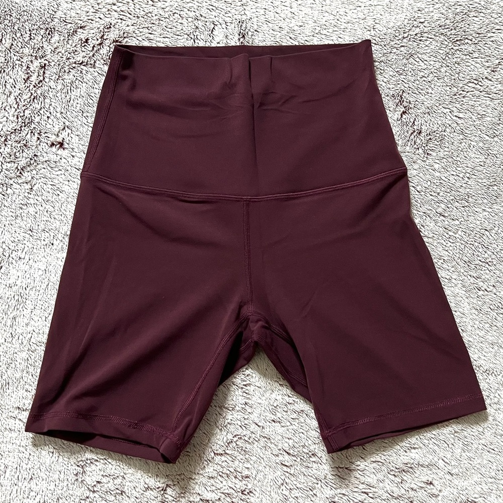 lululemon align super high rise shorts 6" - cassis - size 6